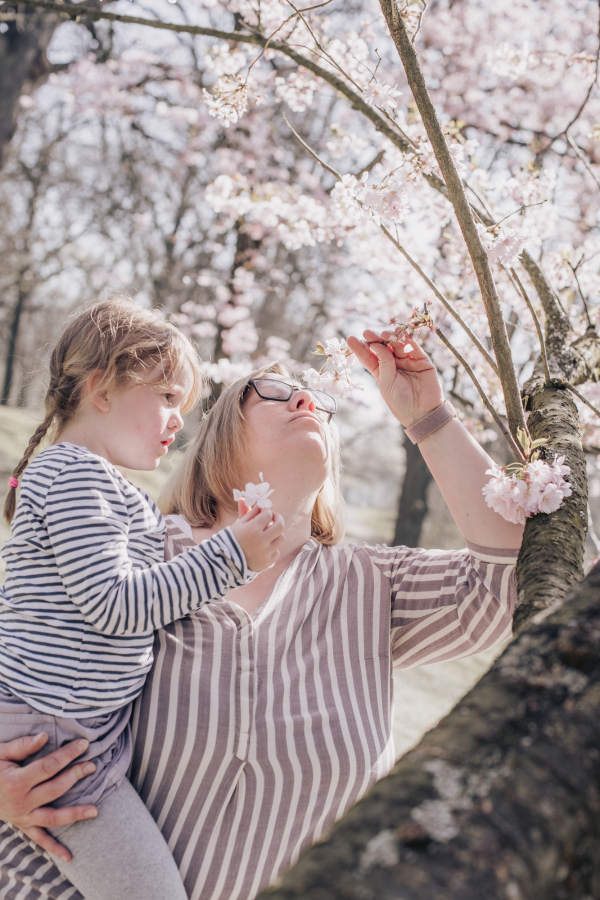 Mama und Tochter Frühlingsblüte